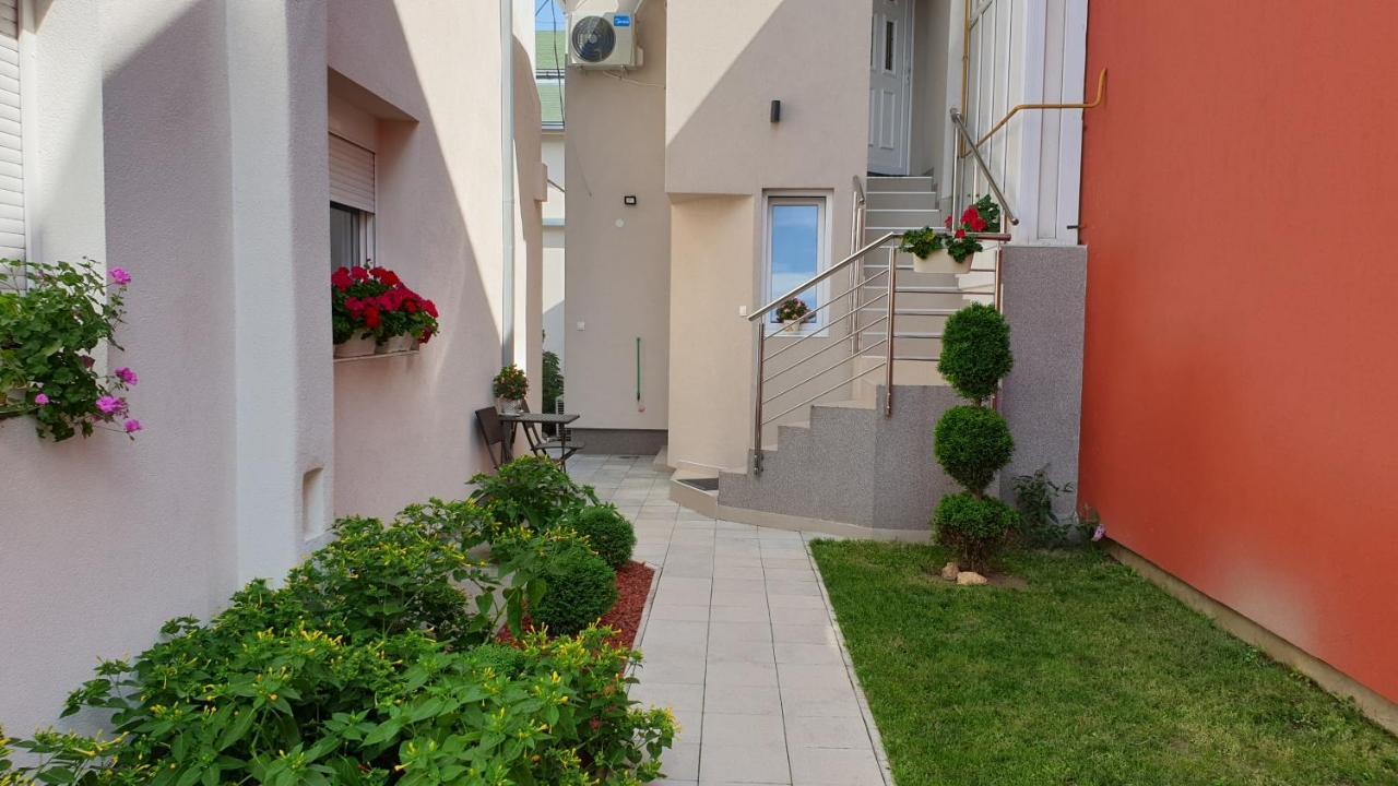 Lovely Private Flats Free Parking Novi Sad Exterior photo